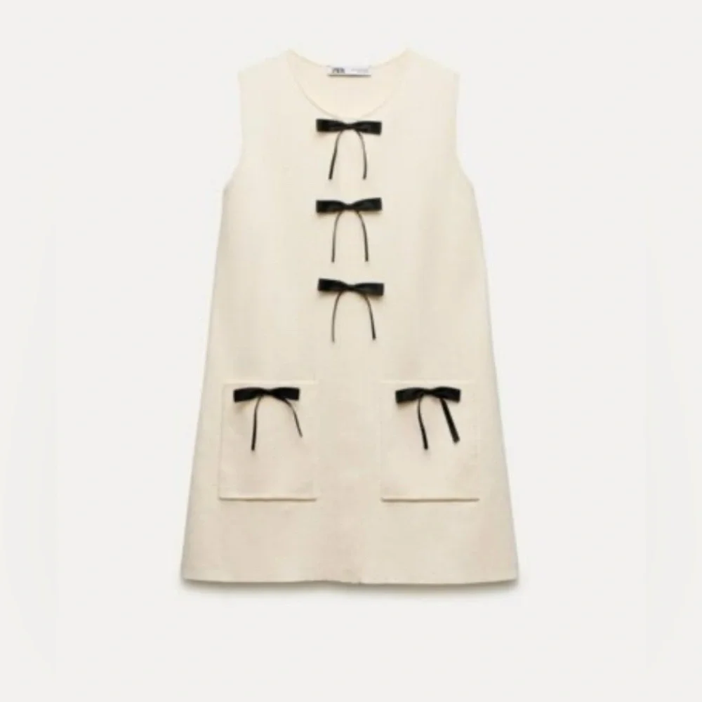 NWT ZARA KNIT MINI DRESS WITH CONTRASTING BOWS, SIZE L - Picture 4 of 14